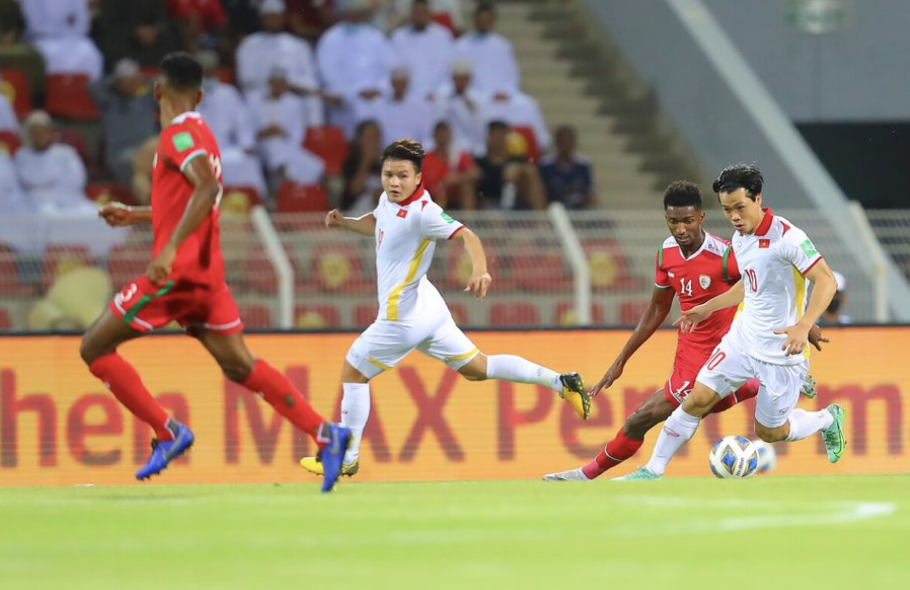 Video highlight trận Việt Nam - Oman: VAR nghiệt ngã với thầy trò HLV Park Hang-seo